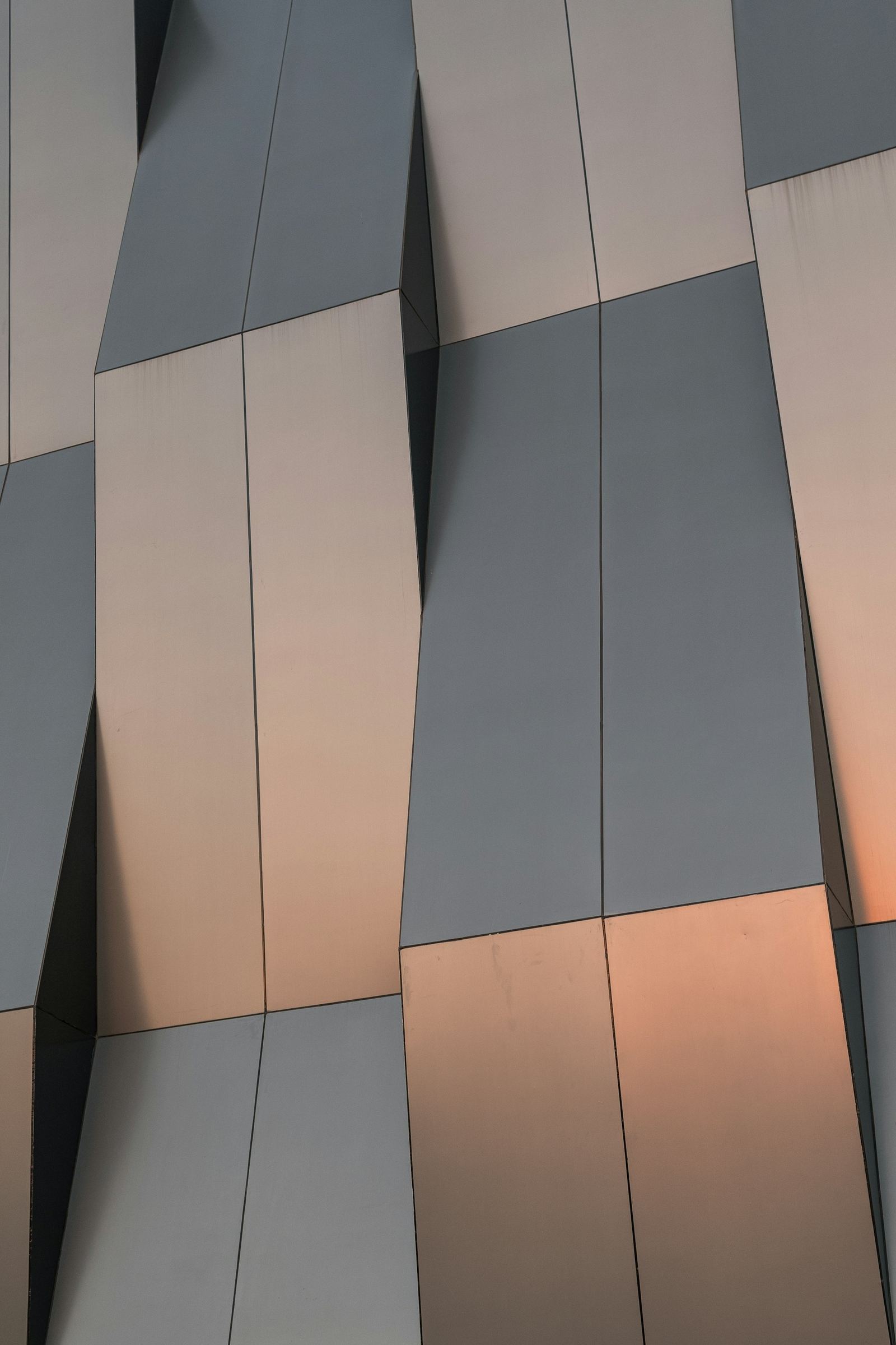 Panneaux de façade contemporains aux tons sable et gris