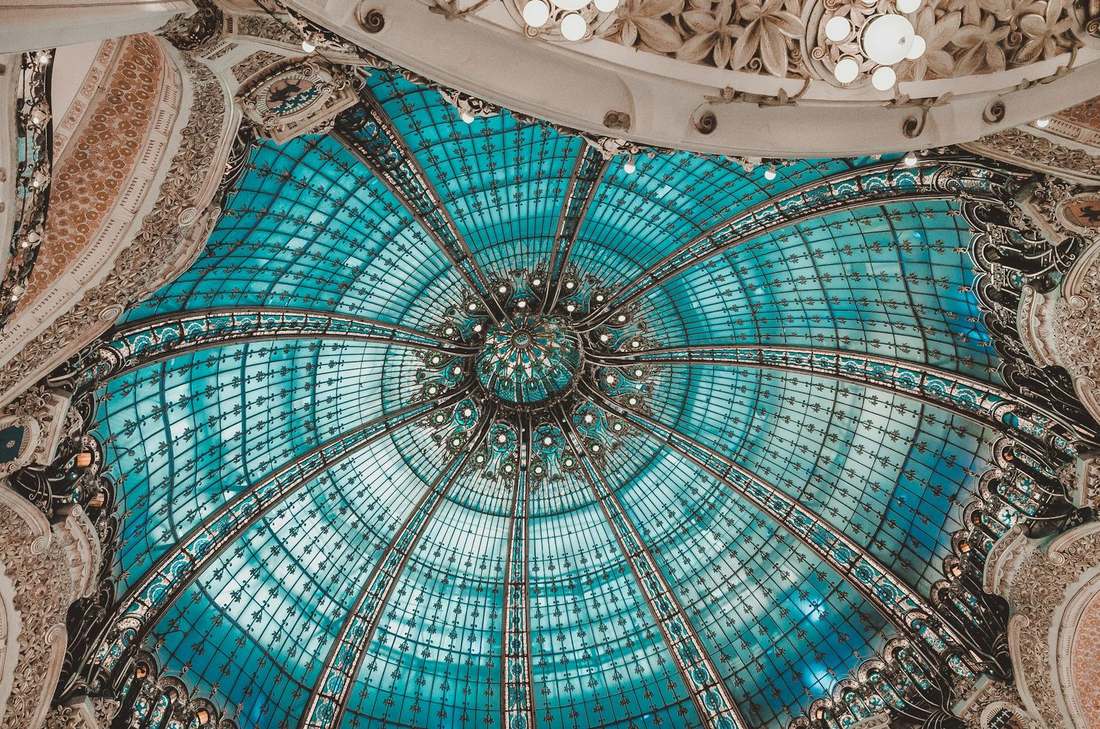 Coupole de verre Art nouveau d’un grand magasin parisien